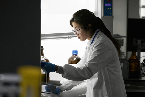 Photo of scientist in Synlait laboratory