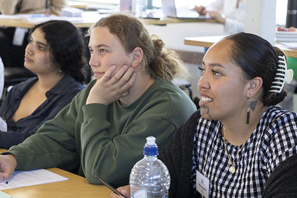Māori students studying